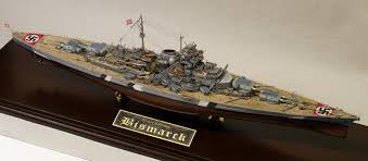 Photographie aérienne verticale du grimstadfjord prise le mercredi 21 mai 1941 vers 13h15 à 7 500 m d'altitude par le lieutenant michael suckling. Battleship Bismarck Flyhawk 1 700 Model Shipwrights