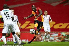 Born in 1991, diagne is a senegalese striker that attracted the attention of several. West Brom Agree Loan Deal For Striker Mbaye Diagne From Galatasaray News Chant Uk