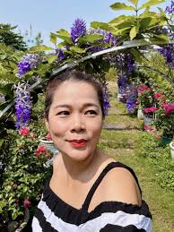 Ca sĩ đại gia Mỹ Lệ làm nông dân trong khu vườn đẹp như địa đàng, thú nhận  tốn tiền hơn chơi hàng hiệu