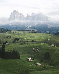 Welcome To Cabin Heaven A K A Seiser Alm A K A Alpe Di Siusi The Largest High Altitude Alpine Meadow In Europe Loca Alpine Meadow Instagram Natural Landmarks