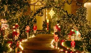 In the grand tradition of chistmas trees, mine is very new. Christmas Wallpaper Tumblr Christmas Tree Background 1024x600 Wallpaper Teahub Io