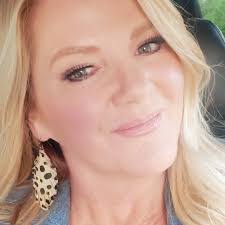 Tammy Henning's Instagram, Twitter & Facebook