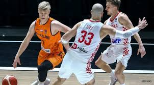 Milli takım, basketball nederland tarafından yönetilmektedir. Hollanda Lider Hirvatistan I Devirdi Ribaund Dergi Basketbol Severlerin Dergisi