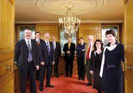 Le président est élu pour un an par le conseil cantonal, selon le principe d'ancienneté ; Geschichte Des Staatsrates Staat Freiburg