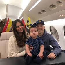 Fenerbahçe başkanı ali koç'un gerçekleşmesi zor bir rüya olarak ifade ettiği mesut özil transferinde sona yaklaşıldı. Mesut Ozil Formasi Ne Kadar Kac Para Fenerium Mesut Ozil Formasi Satin Al 16 Subat Sali