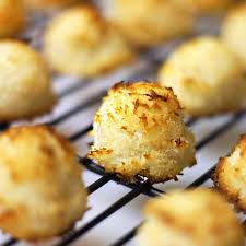 Easy Coconut Macaroons Detoxinista Recipe Coconut Macaroons Easy Coconut Macaroons Macaroons