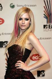 Avril lavigne and mod sun leaves craig's restaurant in west hollywood 06/05/2021. Avril Lavigne Feiert Comeback Nach Borreliose Und Funf Jahren Pause Kolner Stadt Anzeiger