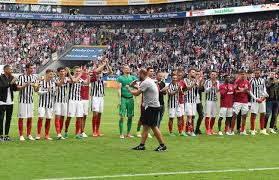 Auf dieser seite werden alle jemals getätigten transfers (inklusive leihspieler) des vereins e. Vorsanger Macht Eintracht Frankfurt Heiss Aufs Pokalfinale Fanzeit