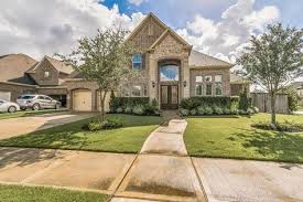 5823 Krisford Ct Sugar Land Tx 77479 Building A House Renting A House House Styles