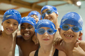 Secours populaire recrute 01 stagiaire communication institutionnelle. Apprendre A Nager Avec Le Secours Populaire Et Recrea Secours Populaire