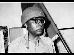 LA CAMERA EST LA.. au 1er SALON de la GASTRONOMIE à GUISE en 1987