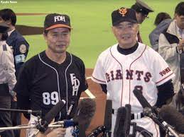 1986 > 1985年の日本シリーズ（1985ねんのにっぽんシリーズ、1985ねんのにほんシリーズ）は、1985年 10月26日から11月2日まで行われたセ・リーグ優勝チームの阪神タイガースと、パ・リーグ優勝チームの西武ライオンズによる第36回プロ野球 日本選手権シリーズである。 概 … ç›Ÿä¸» å¯¾æ±º ã‚‚æ„å¤–ã«ä¹…ã€…19å¹´ã¶ã‚Š æ—¥æœ¬ã‚·ãƒªãƒ¼ã‚ºã¯ å·¨äººvs ã‚½ãƒ•ãƒˆãƒãƒ³ã‚¯ Baseball King