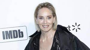 Sharon stone says she slapped paul verhoeven after seeing that basic instinct scene for the first time. Sharon Stone Basic Instinct Star Schwort Dates Ab Stern De
