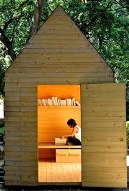 Une Chambre A Soi Petite Maison Bois Maison Bois Cabane