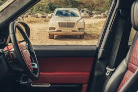 Buy and travel with original verified custom duty fully paid. Bentley Bentayga Vs Range Rover Sva Dynamic Twin Test Review Car Magazine