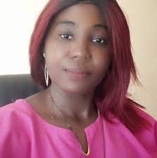 Le COLONEL ABEGA MBEZOA, Présidente du Tribunal militaire, UNE FEMME EN  MISSION POUR CONDAMNER MAURICE KAMTO Vendredi dernier à peine le procès fut  ouvert que la surchauffe de la salle d'audience exiguë,