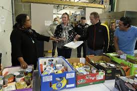 Les bénévoles du secours populaire de lorient sont en colère. Secours Populaire Du Morbihan Sans Rentree D Argent On Ferme Dans Un Mois Lorient Maville Com