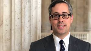 GM hires new top Democratic lobbyist