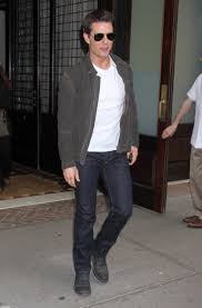 The british tv host, who lives in los angeles but was visiting his family in london over the summer, shared texts during his chat show that action star tom sent him a few weeks ago. Tom Cruise And His Street Style Fashion Sense Is A Class Apart See Pics Iwmbuzz