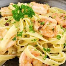 Pasta Aglio Olio Met Garnalen En Chilivlokken Recept In 2020 Pasta Recept Garnalen Pastagerechten Maaltijdrecepten