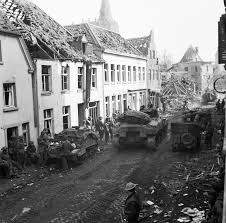 43rd Wessex Division Troops In The Main Street Of Xanten On 11 March 1945 Infantry World British