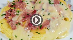 La base è costituita da uova, che vengono sbattute prima della cottura poi all'impasto ancora crudo vengono aggiunti altri. Ricetta Frittata Soffiata Al Forno Cucchiaio D Argento