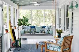 Lake houses are the de facto settings for big family gatherings, girlfriend getaways, and celebratory weekends. Modern Lake House Interior Design Ideas Burnsocial