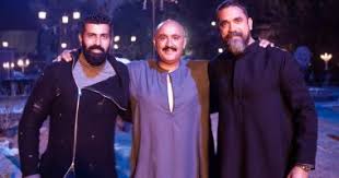 كشفت المتحدة للخدمات الإعلامية عن البوستر الرسمي لمسلسل الملك للنجم عمرو يوسف والمقرر عرضه في شهر رمضان المقبل. Ù†Ø³Ù„ Ø§Ù„Ø£ØºØ±Ø§Ø¨ Ø£ÙˆÙ„ Ù…Ø³Ù„Ø³Ù„ Ø¶Ù…Ù† Ø¯Ø±Ø§Ù…Ø§ Ø±Ù…Ø¶Ø§Ù† 2021 ÙŠÙˆØ¯Ø¹ Ù„ÙˆÙƒÙŠØ´Ù† Ø§Ù„ØªØµÙˆÙŠØ± Ø§Ù„ÙŠÙˆÙ… Ø§Ù„Ø³Ø§Ø¨Ø¹