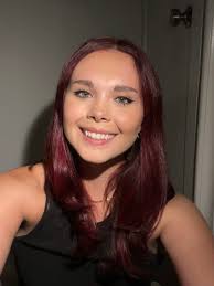 Hey! My name is Yasmeen, and I will be starting my postgraduate studies at  kings college in sept! I'm looking for a flatmate/flatmates (girls only)  and friends in general for the fall.