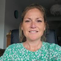 1400+ "Della .." profiles