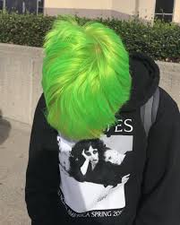 So here for this slime green hair @emilydimly is rockin'! 11 42 Am Jettelag Ig Idfcemely Neon Green Hair Green Hair Dye Green Hair Men