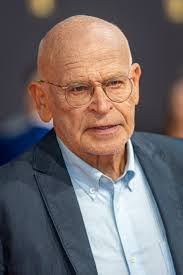 Walter Habel's Instagram, Twitter & Facebook