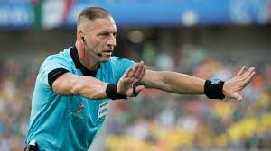 El misionero Néstor Pitana dirige hoy su último partido y se retira del  arbitraje profesional