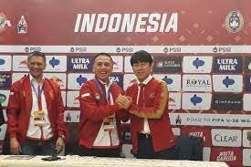 Shin taeyong tetap pelatih timnas indonesia. Jadwal Kedatangan Shin Tae Yong Pssi Minggu Kedua Juli Halaman All Kompas Com