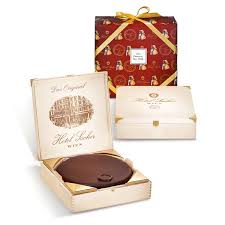Sachertorte on austria päritolu šokolaadikook ehk torta, mille leiutas franz sacher väidetavalt 1832. Original Sacher Torte Sacher Com