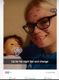 wee britt begging for doe Wee Amanda Britt 1h Can anyone loan me £10, till  Friday. Il give you it back