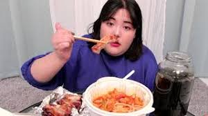 Yang soo bin() is a korean social media star who has gained populairty through the eponymous instagram account. Why Extreme Eating Draws Us To Youtube And Restaurants Sbs Food