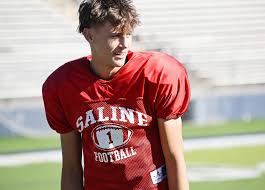 Saline Shocks Rockford! QB Tommy Carr's Heroics Seal Victory! - Imagen principal del artículo