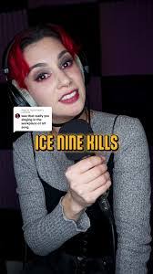 Leah Ewing's Instagram, Twitter & Facebook