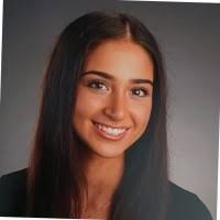 Nicole Klapper's Instagram, Twitter & Facebook