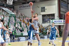 After a thorough analysis of stats, recent form and h2h through betclan's algorithm, as well as, tipsters advice for the match dinamo sassari vs vanoli cremona this is our prediction: La Dinamo Sassari Vince Su Cantu 98 92 E Chiude Al Terzo Posto Il Girone D Andata S H Magazine
