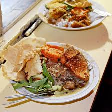 1.078 resep es campur ala rumahan yang mudah dan enak dari komunitas memasak terbesar dunia!it combines many complimentary dishes including rice, meat, vegetables warung bu asti ini menyediakan 13 menu seperti nasi campur,rawon bali,krengsengan,mulbi dan masih banyak lagi dan dalam 2. 10 Nasi Pecel Rawon Terenak Di Surabaya Rasanya Sensasional