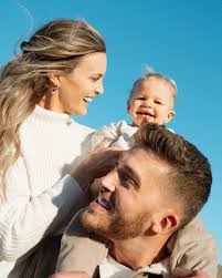 WE GOT OUR FIRST FAMILY PHOTOS BACK!! Thank you to the amazing  @brigettebillupsphotography for capturing this special time in our lives.  We couldn't love these more!!