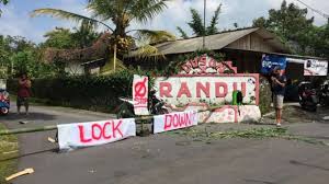 Dprd diy restui opsi lockdown di di yogyakarta yang dilontarkan sri sultan hamengku buwono x. Langkahi Negara Kampung Di Yogyakarta Ini Lakukan Lockdown Suara Jogja