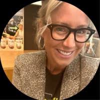 200+ "Violi" profiles