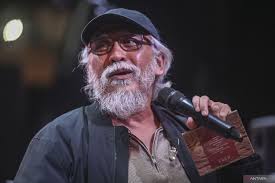 Lirik dan chord lagu "Ibu" Iwan Fals