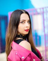¿quién es la joven y por qué denunció a la famosa youtube. Yoss Hoffman Demostro Con Una Linda Foto Que Algun Dia Fue Tierna