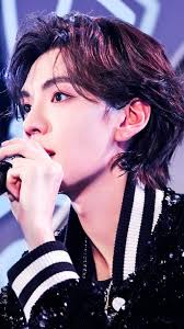 FROM DREAM POP QUEEN TO V-Pop ICON! Bui Lan Huong, also known as "Helena Bui,"  is taking the Vietnamese music scene by storm! From her dreamy melodies to  stunning performances, she's not