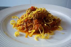 Per realizzarlo bisogna farcire l'anatra intera con la pancettae altri aromi, e. Spezzatino D Anatra Al Limone Un Delicato Piatto Invernale Da Gustare In Una Cena Per Un Occasione Speciale Piu Ricette