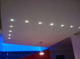 Un Soffitto Illuminato Con Faretti Led A Incasso Bianchi Illuminazione Faretti Faretti Led